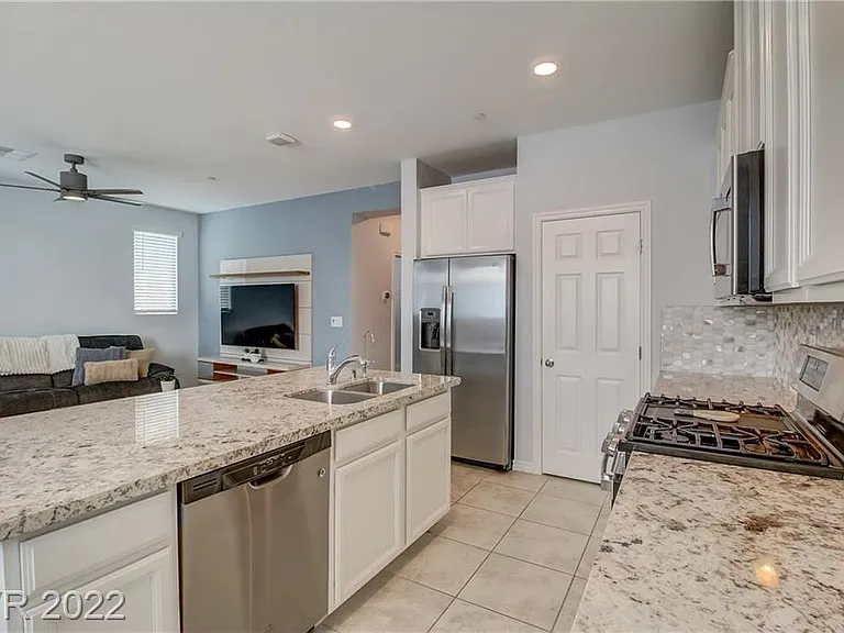 827 E Spring Estates Ave — Photo 37