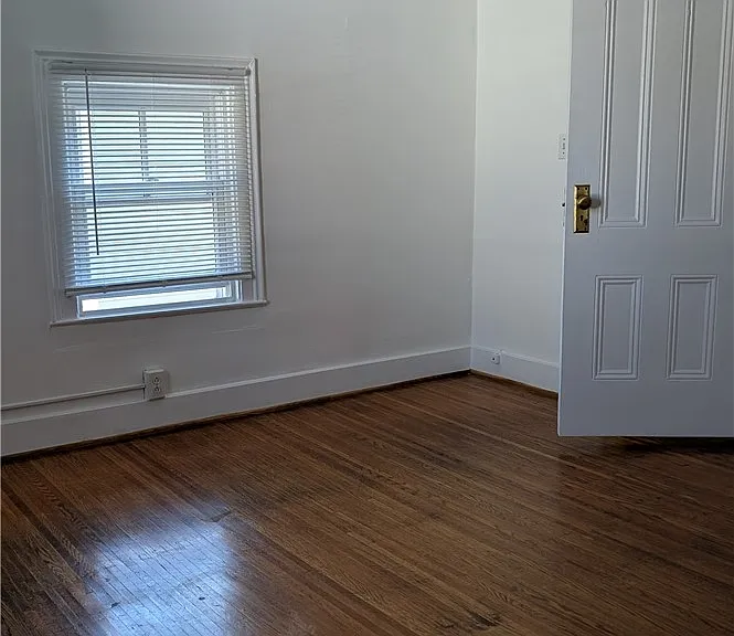 28 Vick Park #B — Photo 17