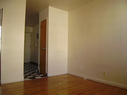 Rented by Mauro Bros Real Estate Services LLC | media 31