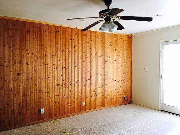 5th image of 450 Elm Ave