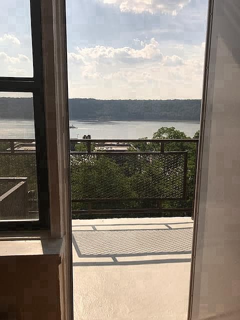 2nd image of 265 N Broadway