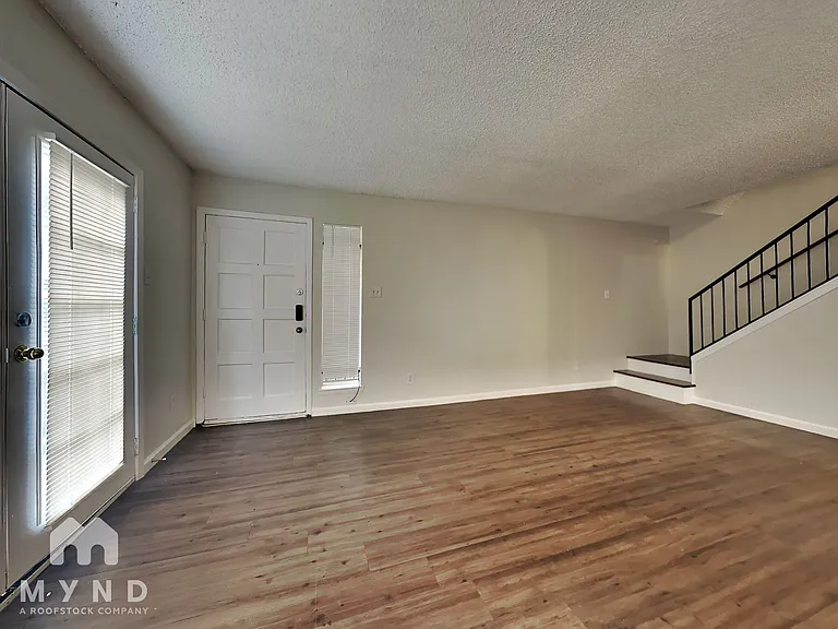 5632 Birchmont Dr #C — Photo 4