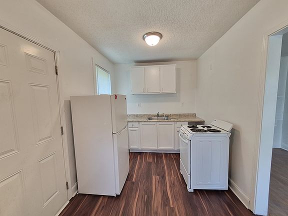 3rd image of 1074 Palmetto Ave #1074