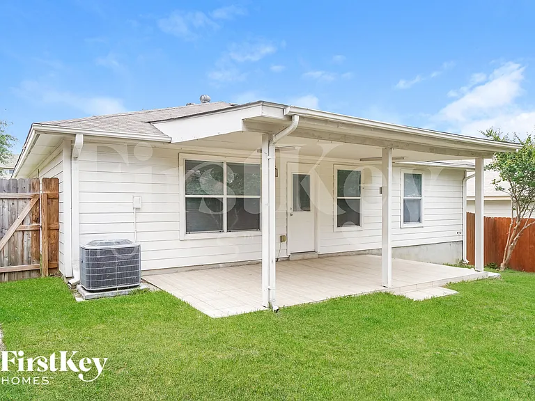 1010 Magnolia Bnd — Photo 14