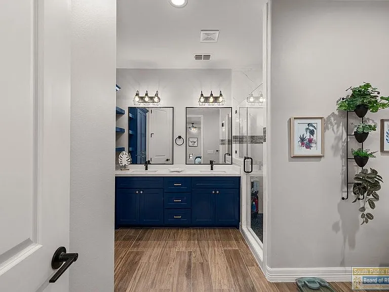 124 Torrey Pines Rd — Photo 20