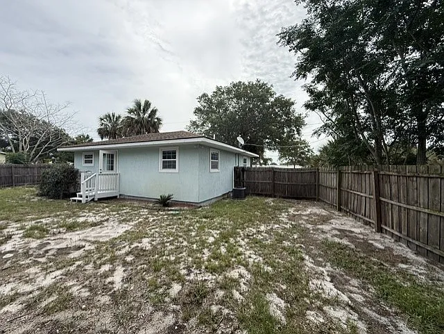 1360 Marshall Dr — Photo 22
