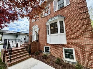6728 Churchill Rd, Mc Lean, VA 22101