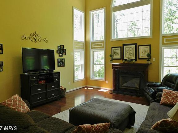 5th image of 43251 Waverly Ct
