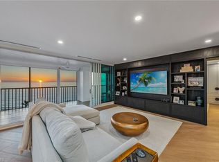 4651 Gulf Shore Blvd N APT 701, Naples, FL 34103