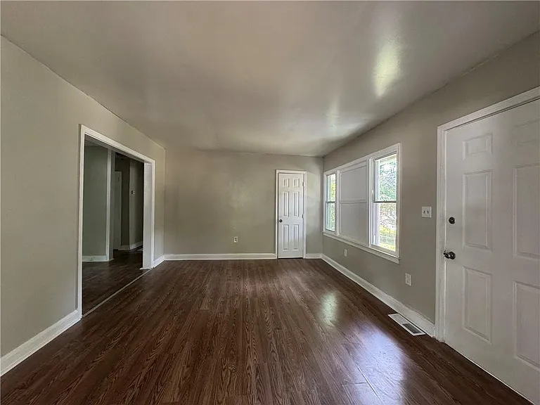 1537 Orlando St SW — Photo 6