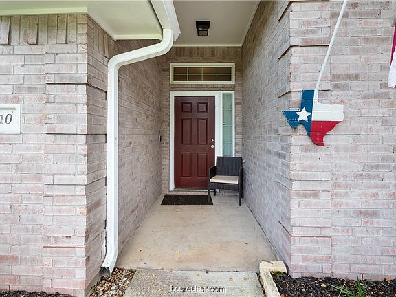 4th image of 1710 Starling Dr