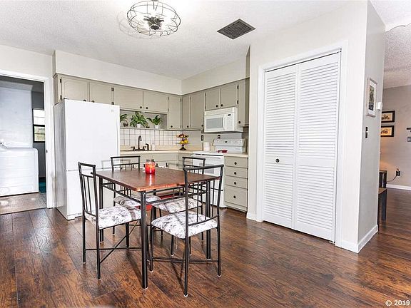 3rd image of 20783 NE 121st Dr
