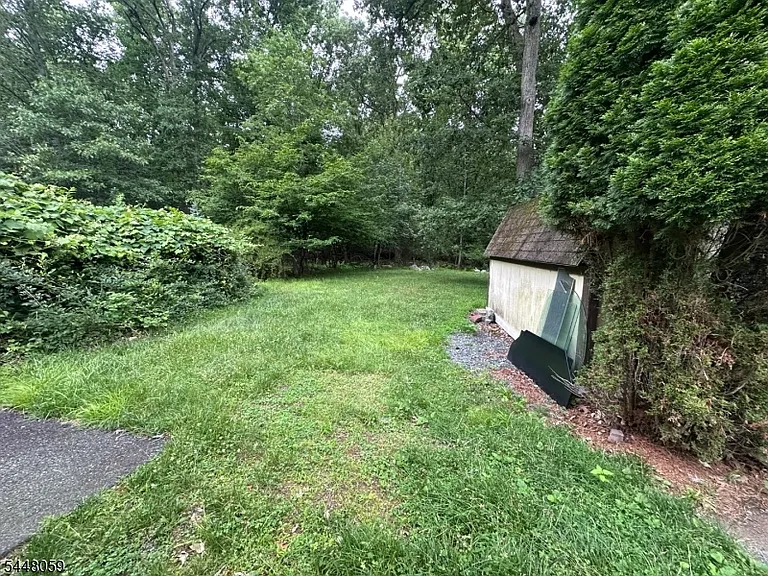 4 Florida Ave — Photo 2