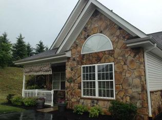 111 Canter Ln, Gibsonia, PA 15044