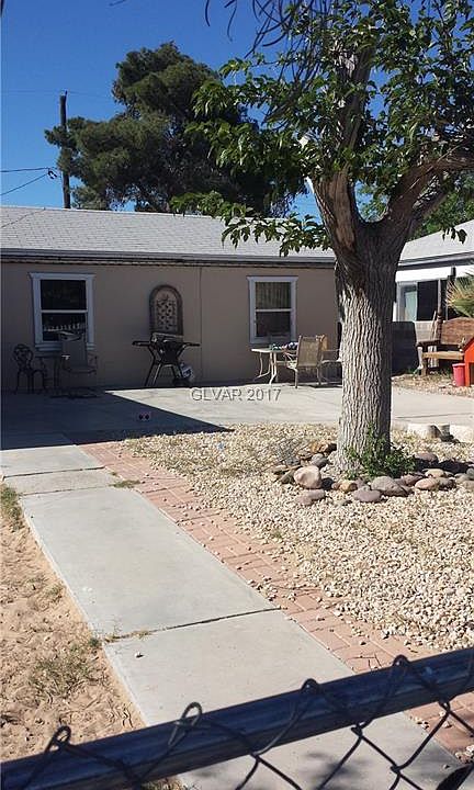 2nd image of 4307 Garden Pl