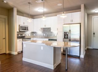 801 & 908 N Bishop Ave #1-303, Dallas, TX 75208