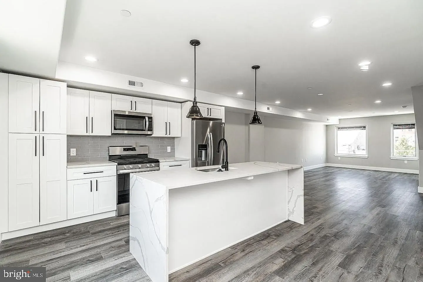 2 bed, 1500 sqft, $2,900 — Photo 1