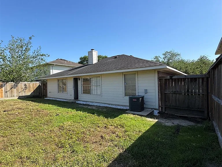 12435 Chalmette St — Photo 34