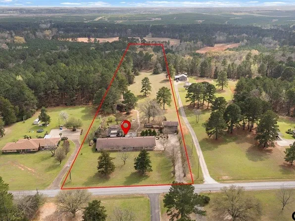 2320 Grangeway Rd, Marshall, TX 75672