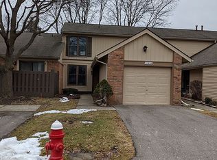 31554 Juniper Ln, Warren, MI 48093