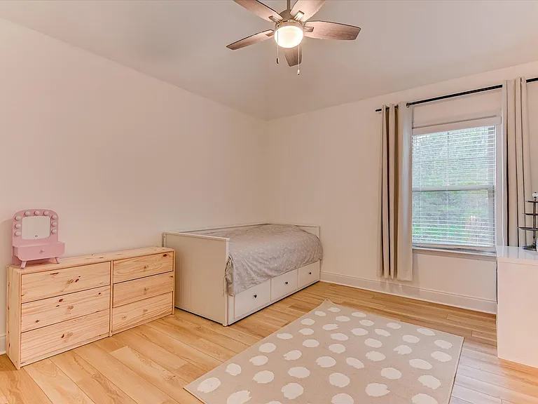 259 Wentworth Pl — Photo 35