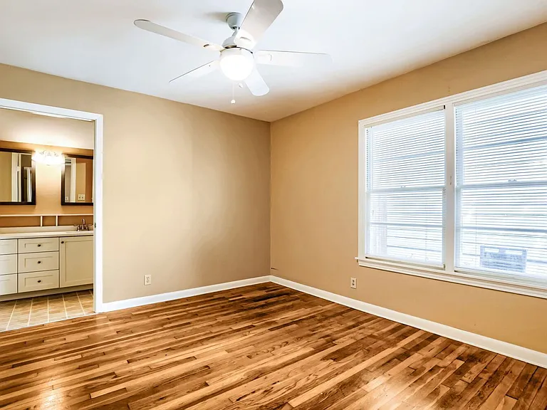 1402 Cullen Ave — Photo 13