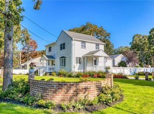 37 Dewey St, Pt Jefferson Station, NY 11776