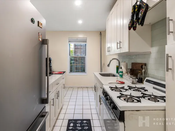 55-03 31st Avenue image 7 of 12