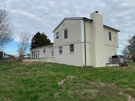 4th image of 1000 Cowan Ave