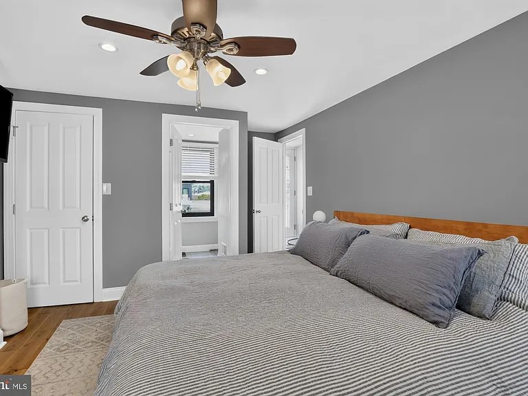 2316 Christian St — Photo 26