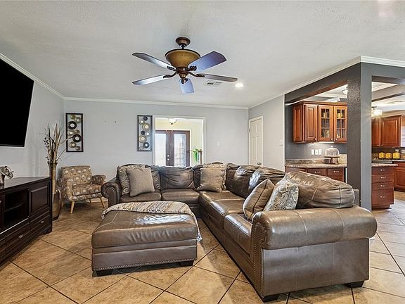 4th image of 19 Madera Ct