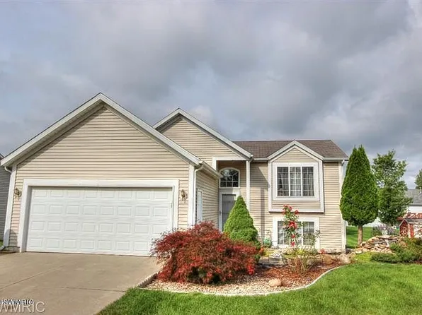 1369 Wiersma Dr, Zeeland, MI 49464