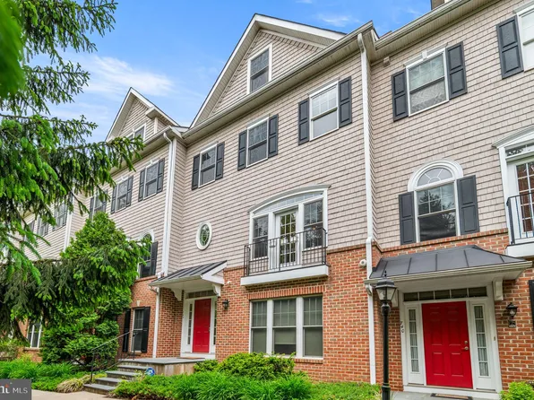 744 Moore Ave, Bryn Mawr, PA 19010