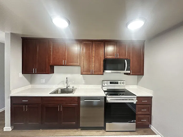 2500 Dana St — Photo 58
