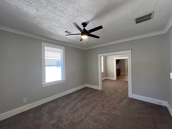 4th image of 1654 Netherwood Ave