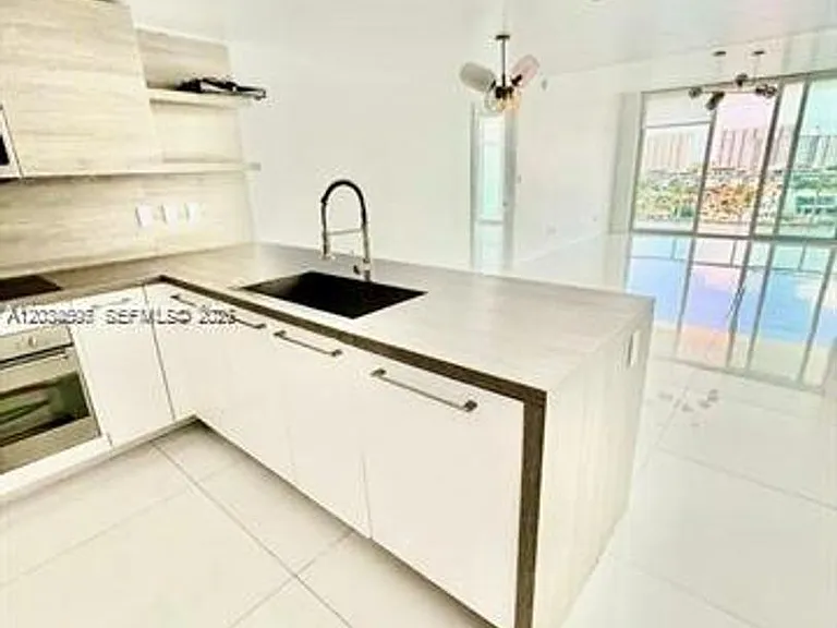 400 Sunny Isles Blvd #817 — Photo 4