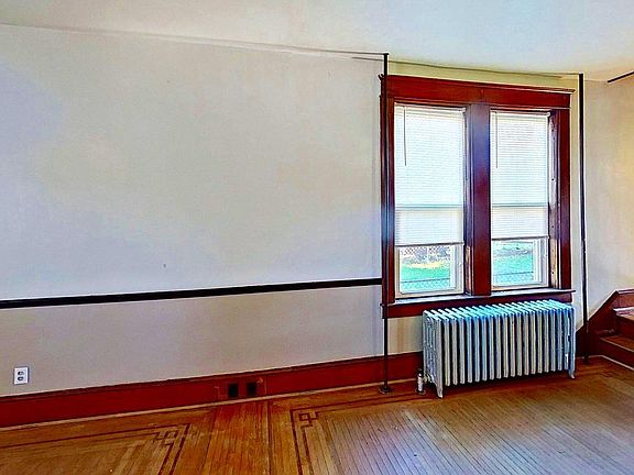 3rd image of 171 Linden Ave