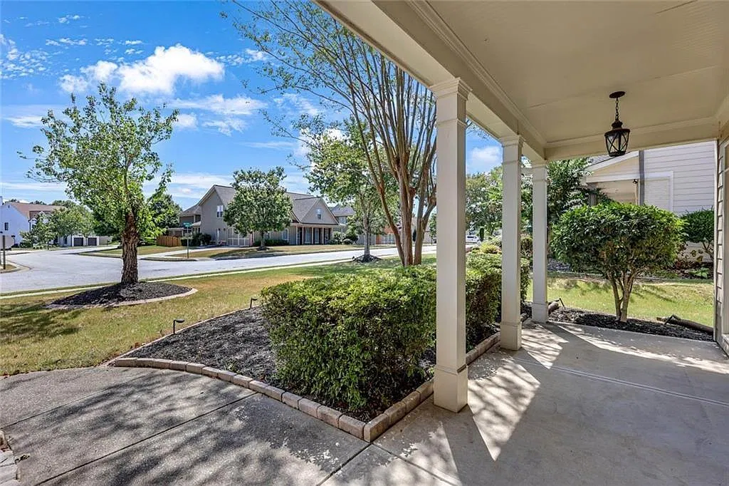 4 bed, 3.5 bath, 3197 sqft, $2,700 — Photo 4