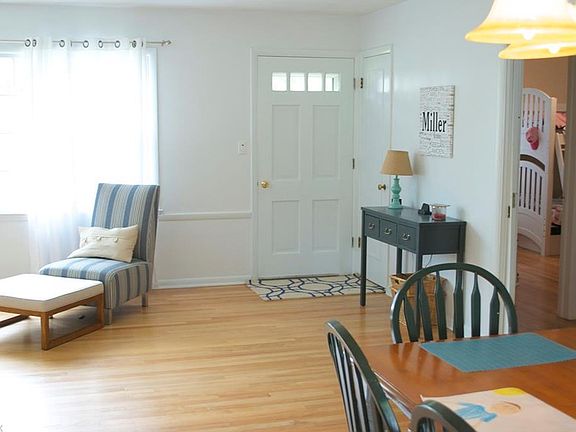 2nd image of 6854 Rosemont Dr