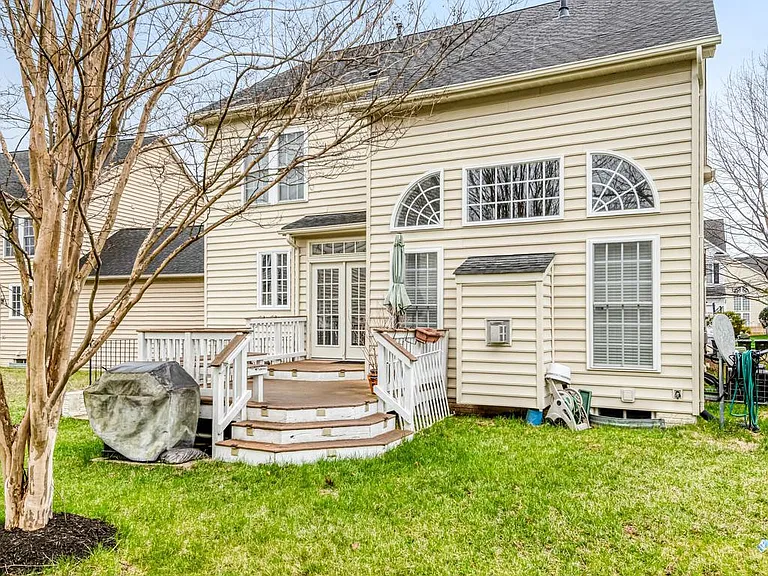 8416 Churchside Dr — Photo 24