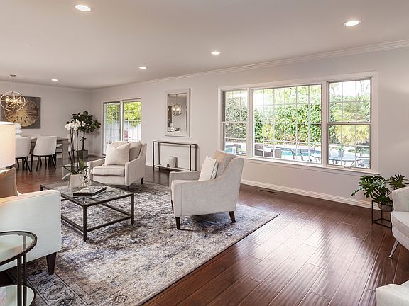 4th image of 10399 Rivercrest Ct