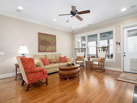 4th image of 678 Heritage Park Ln