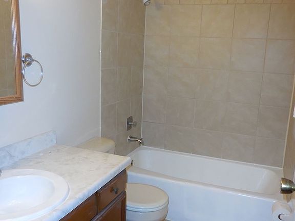 4th image of 850 Heather Ct