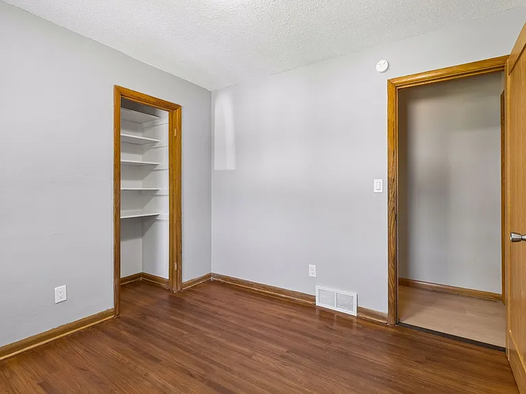 1099 Felix St — Photo 15