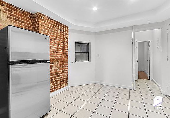 2nd image of 324 W 49th St APT 3FE