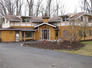 19082 Chamberlain Rd, Grafton, OH 44044