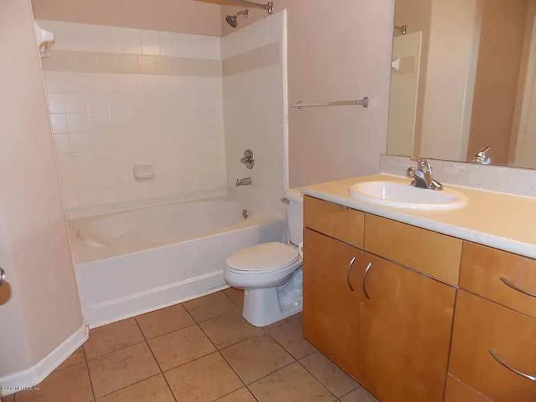 8290 Gate Pkwy W #1017 — Photo 21