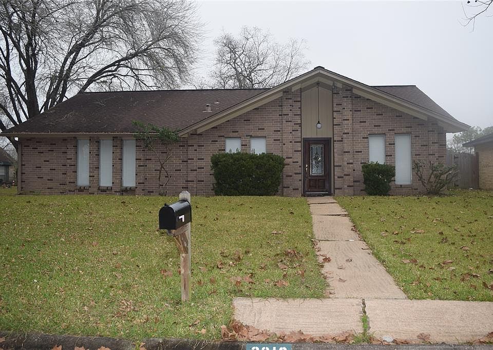 1st image of 2318 Colonial Ct S