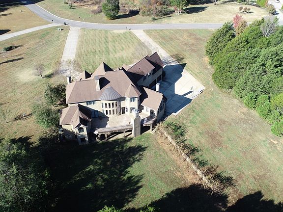 4th image of 3912 Lakebrook Dr