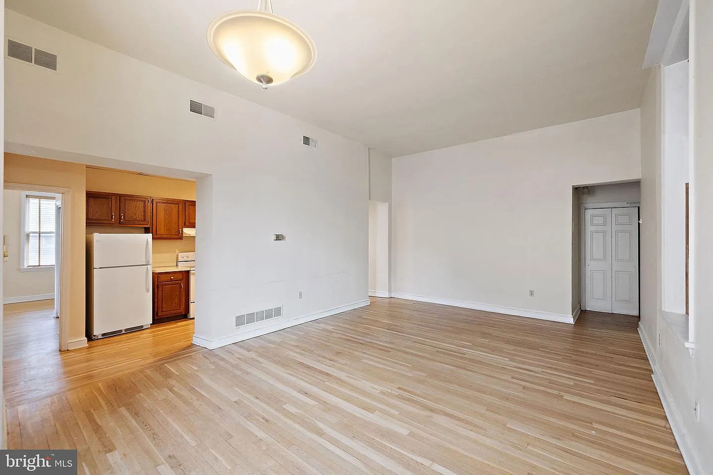 2 bed, 950 sqft, $1,845 — Photo 4